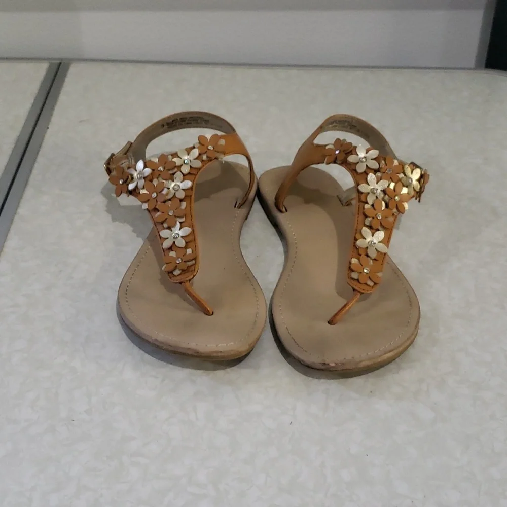 The‎ Children's Place Girl's Flower T-Strap Sandals size 3